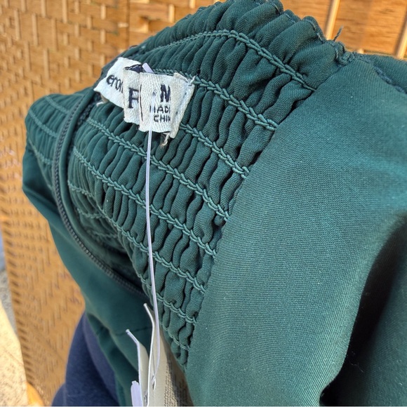 Abercrombie & Fitch Mini Emerald Green Dress Women’s Size Medium NWT - Picture 8 of 10